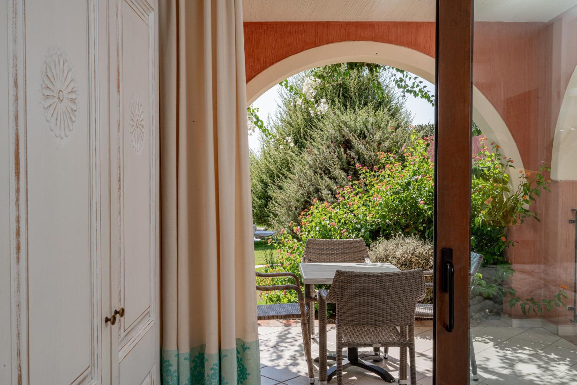 Hotel Mariposas Villasimius Eksteriør bilde