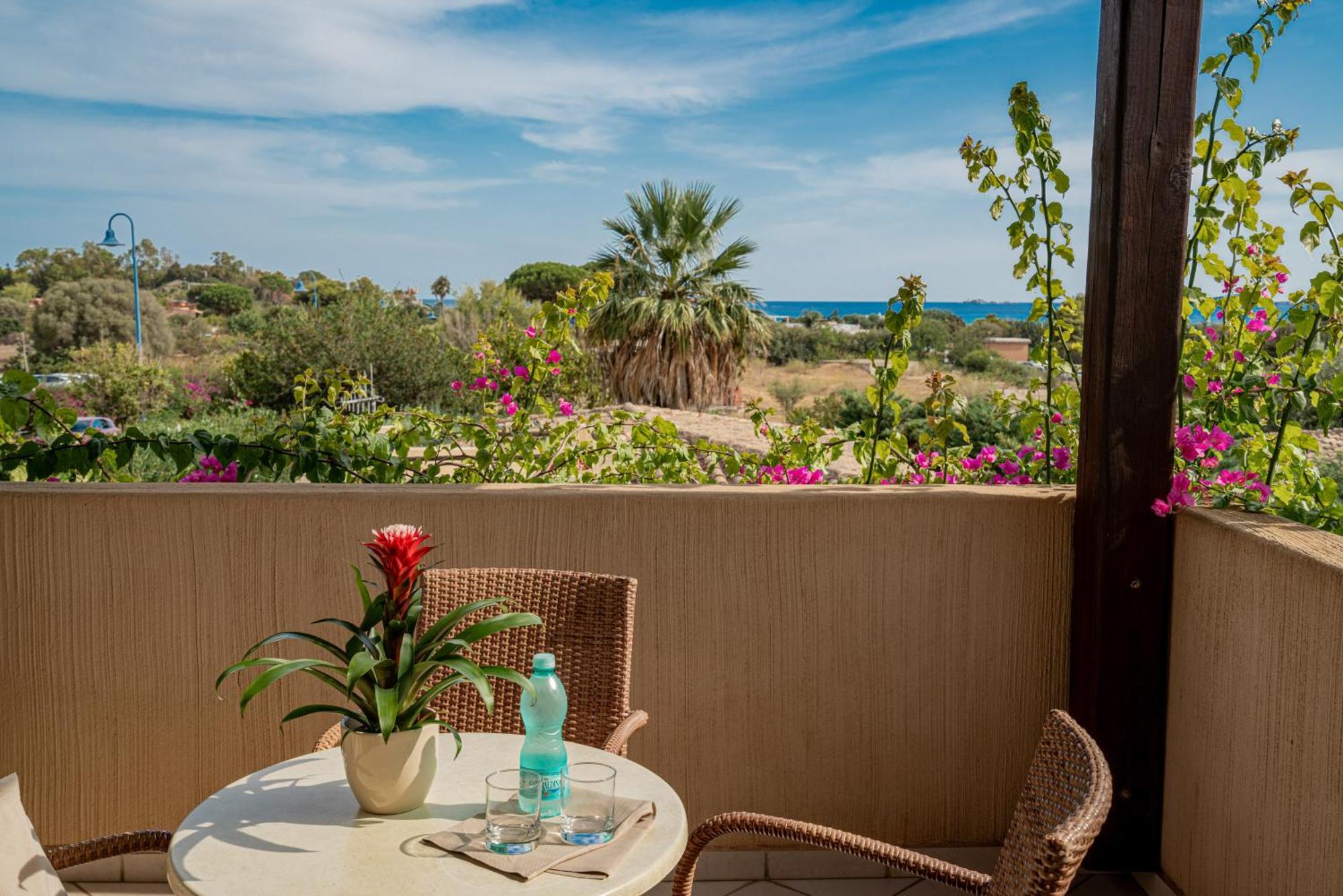 Hotel Mariposas Villasimius Eksteriør bilde